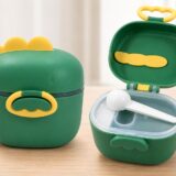 Tinsy Baby Formula Dispenser – Giraffe & DinoScoops